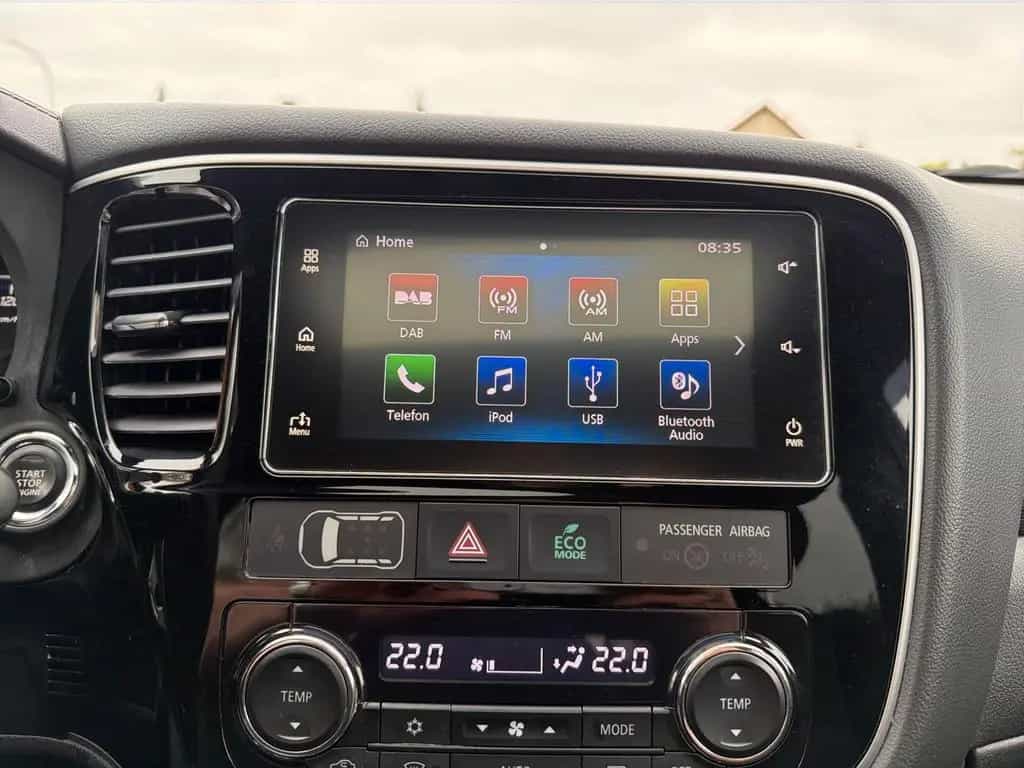 Mitsubishi Outlander Edition+ Black 2WD, CVT, AHK, 7-Sitzer 07/2018-photo-19