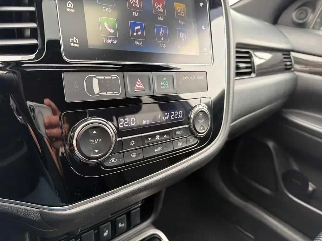 Mitsubishi Outlander Edition+ Black 2WD, CVT, AHK, 7-Sitzer 07/2018-photo-21