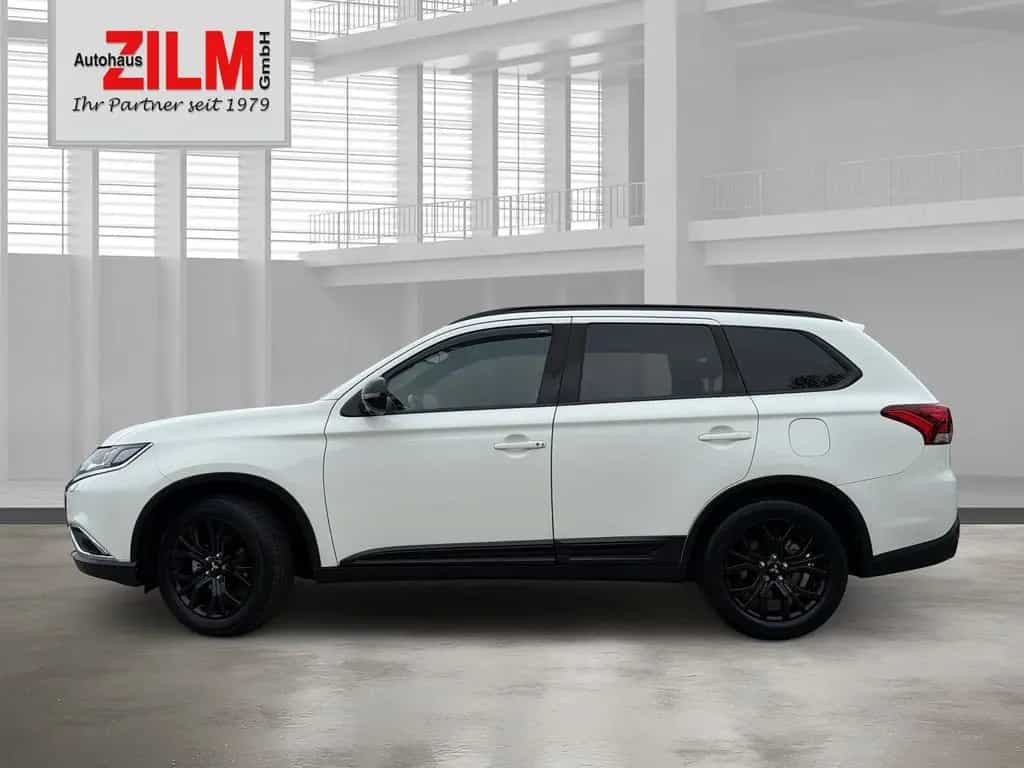Mitsubishi Outlander Edition+ Black 2WD, CVT, AHK, 7-Sitzer 07/2018-photo-3