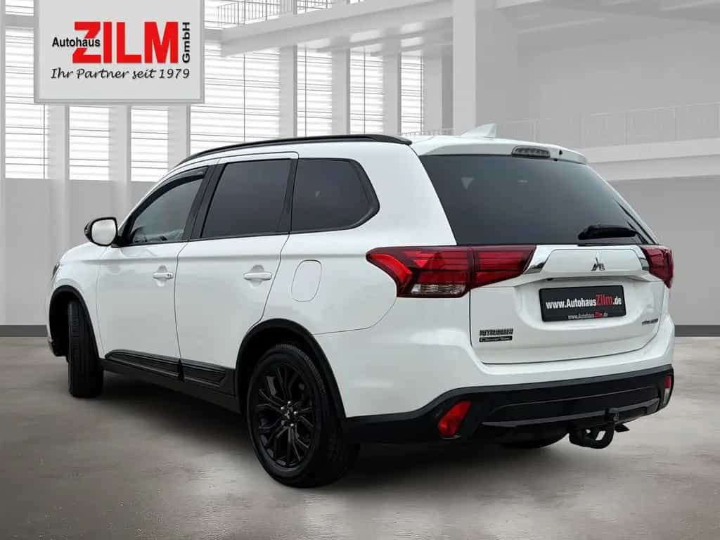 Mitsubishi Outlander Edition+ Black 2WD, CVT, AHK, 7-Sitzer 07/2018-photo-4