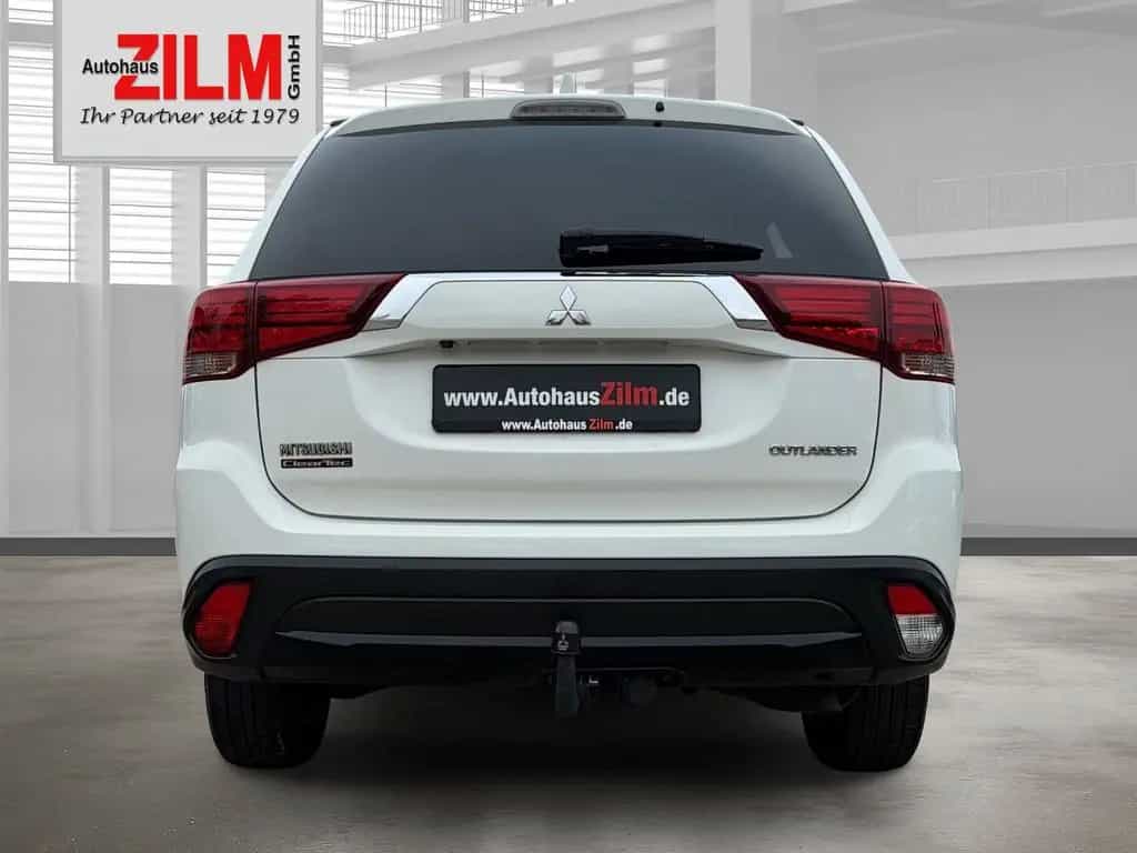 Mitsubishi Outlander Edition+ Black 2WD, CVT, AHK, 7-Sitzer 07/2018-photo-5