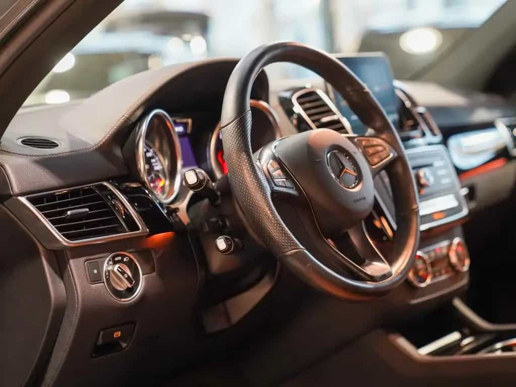 Mercedes-Benz GLE-Class 400 4M AMG Line Pano AIRMATIC 360° COMAND 03/2018-photo-19
