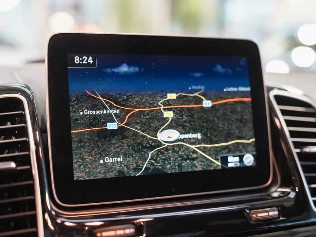 Mercedes-Benz GLE-Class 400 4M AMG Line Pano AIRMATIC 360° COMAND 03/2018-photo-23