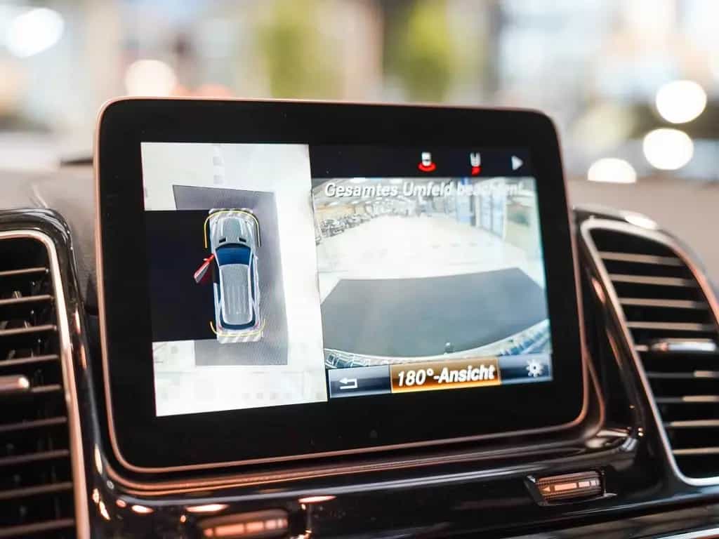 Mercedes-Benz GLE-Class 400 4M AMG Line Pano AIRMATIC 360° COMAND 03/2018-photo-26