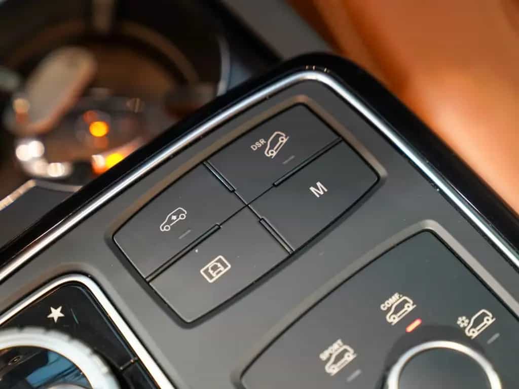 Mercedes-Benz GLE-Class 400 4M AMG Line Pano AIRMATIC 360° COMAND 03/2018-photo-30