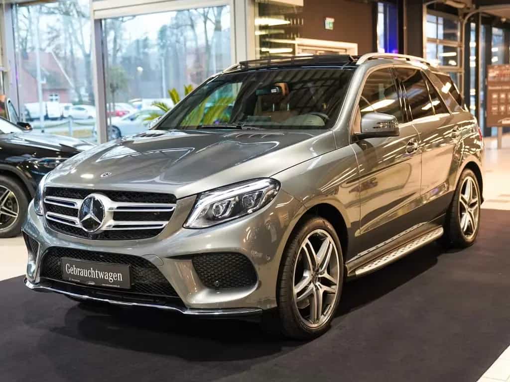 Mercedes-Benz GLE-Class 400 4M AMG Line Pano AIRMATIC 360° COMAND 03/2018-photo-8
