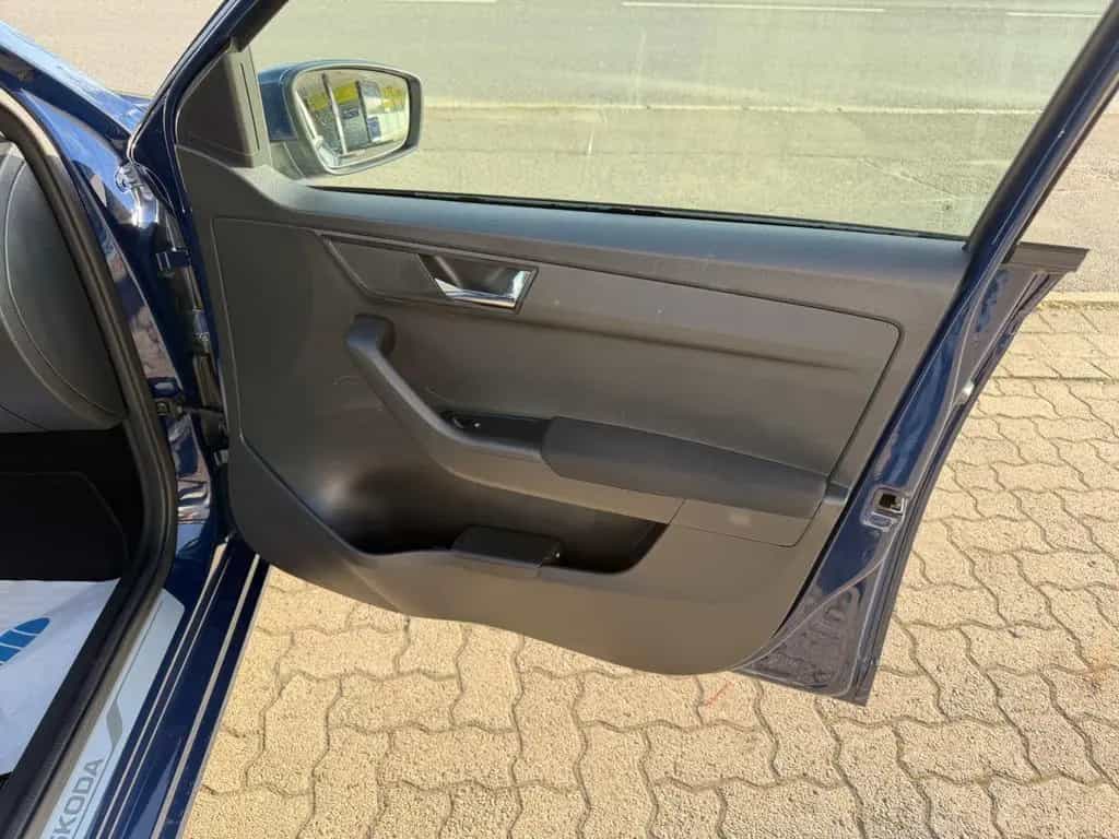 Skoda Fabia Clever AUTOMATIK/KLIMA/NAVI/1HAND 02/2018-photo-22