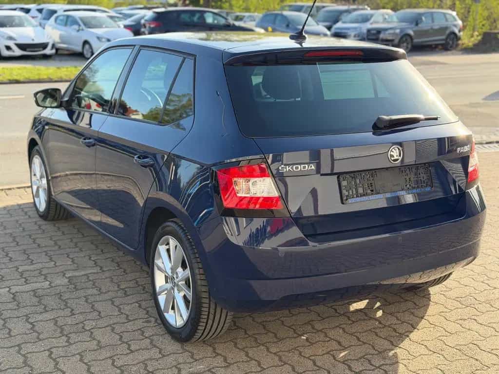 Skoda Fabia Clever AUTOMATIK/KLIMA/NAVI/1HAND 02/2018-photo-3