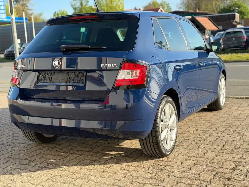 Skoda Fabia Clever AUTOMATIK/KLIMA/NAVI/1HAND 02/2018-photo-4