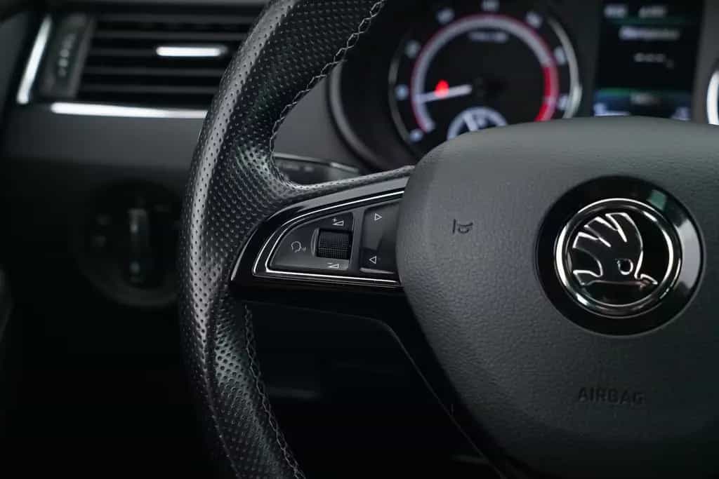 Skoda Octavia RS 2.0TSI VOLL-LED+CANTON+SITZHZG+NAVI 05/2017-photo-14
