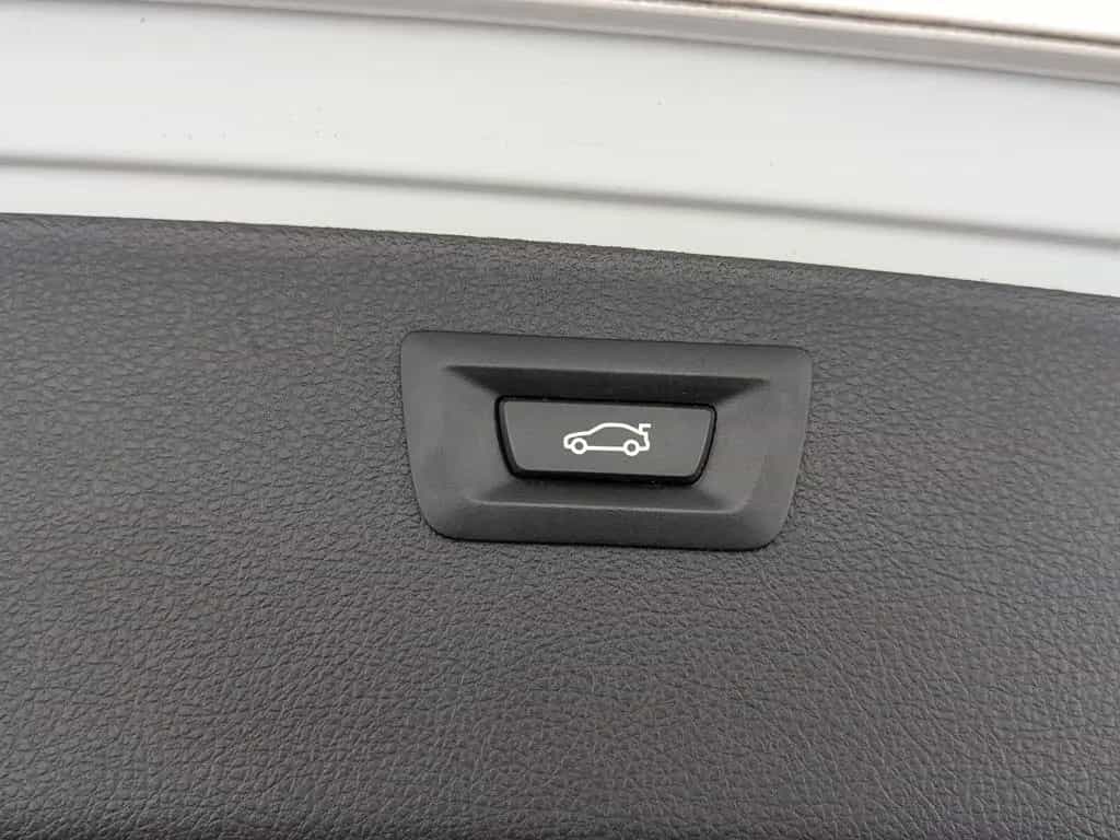 BMW 3 Series 320 i Sport Line (EURO 6d-TEMP) LED+NAVI+PANO+BC 11/2019-photo-12
