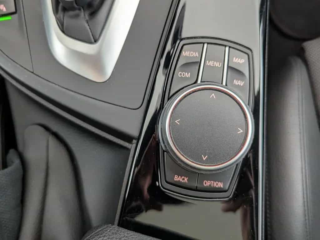 BMW 3 Series 320 i Sport Line (EURO 6d-TEMP) LED+NAVI+PANO+BC 11/2019-photo-24