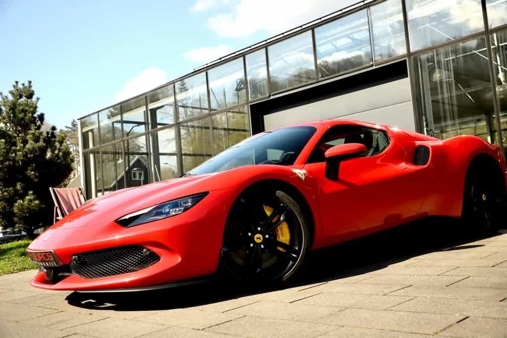 Ferrari 296 GTS Lift LED Carbon Lenkrad Hifi Premium 02/2025-photo-0