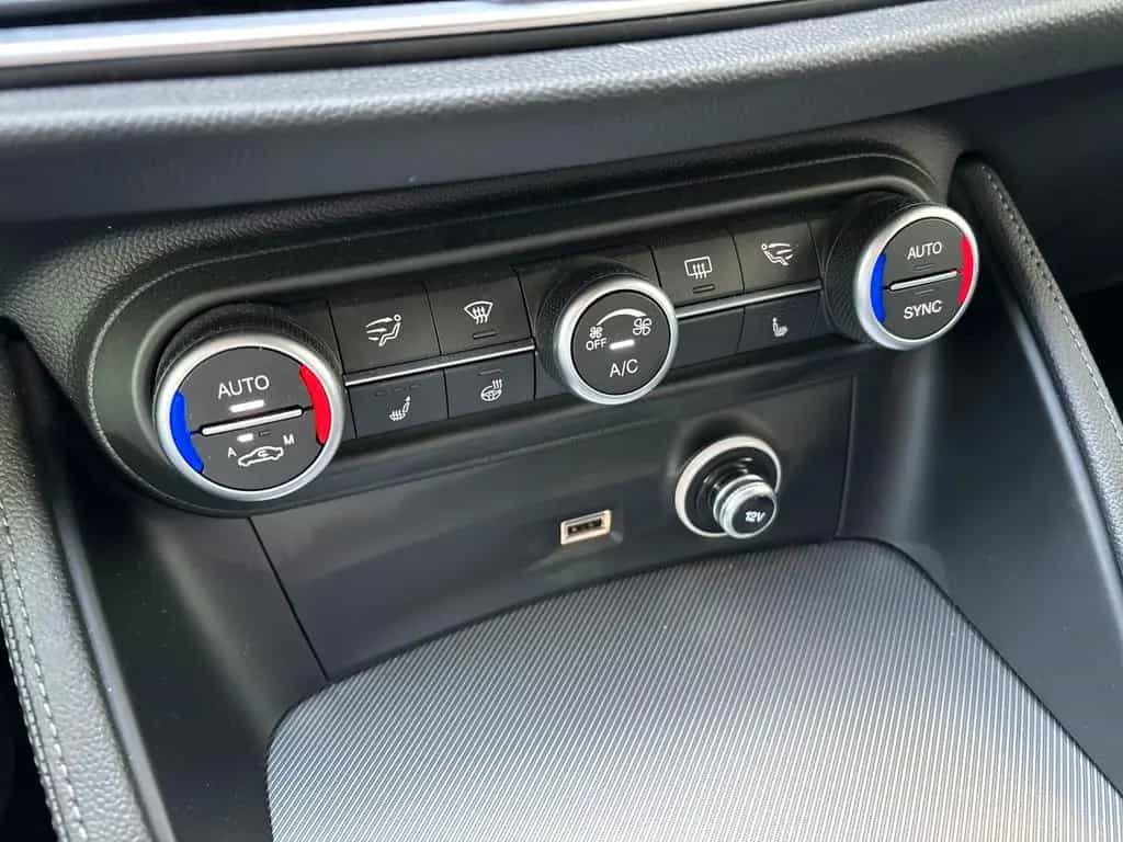 Alfa Romeo Stelvio Super Q4 280 PS *Navi* 09/2019-photo-11