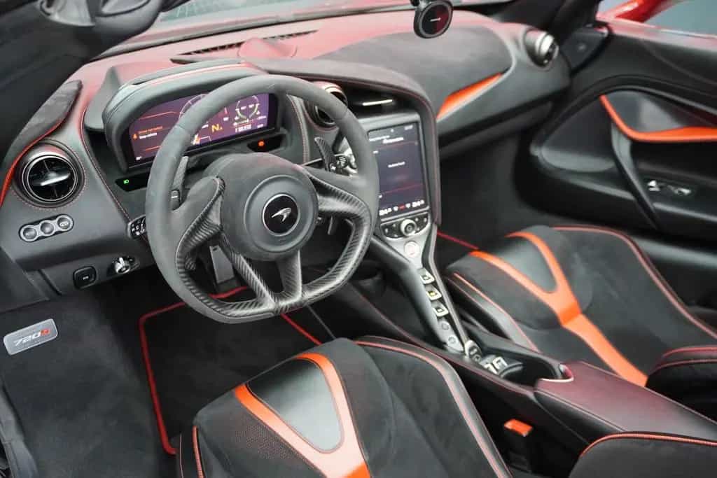 McLaren 720S 03/2019-photo-14