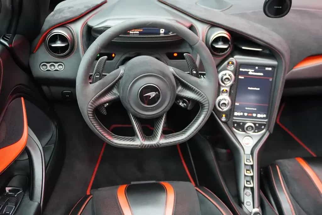 McLaren 720S 03/2019-photo-15