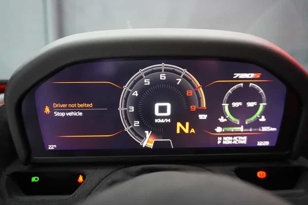 McLaren 720S 03/2019-photo-19