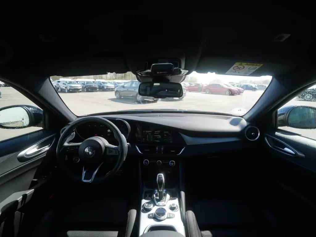 Alfa Romeo Giulia VELOCE 2.0 TURBO 16V 280 PS AT TECHNOLOGI 01/2025-photo-16