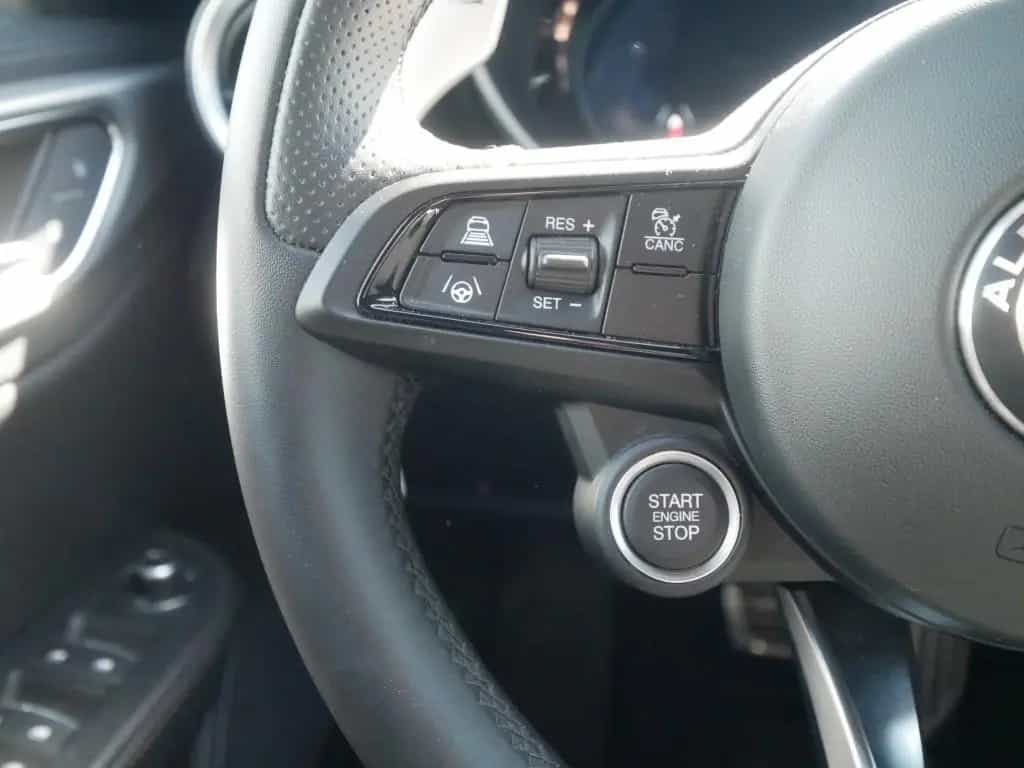Alfa Romeo Giulia VELOCE 2.0 TURBO 16V 280 PS AT TECHNOLOGI 01/2025-photo-18