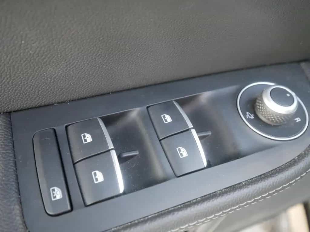 Alfa Romeo Giulia VELOCE 2.0 TURBO 16V 280 PS AT TECHNOLOGI 01/2025-photo-21