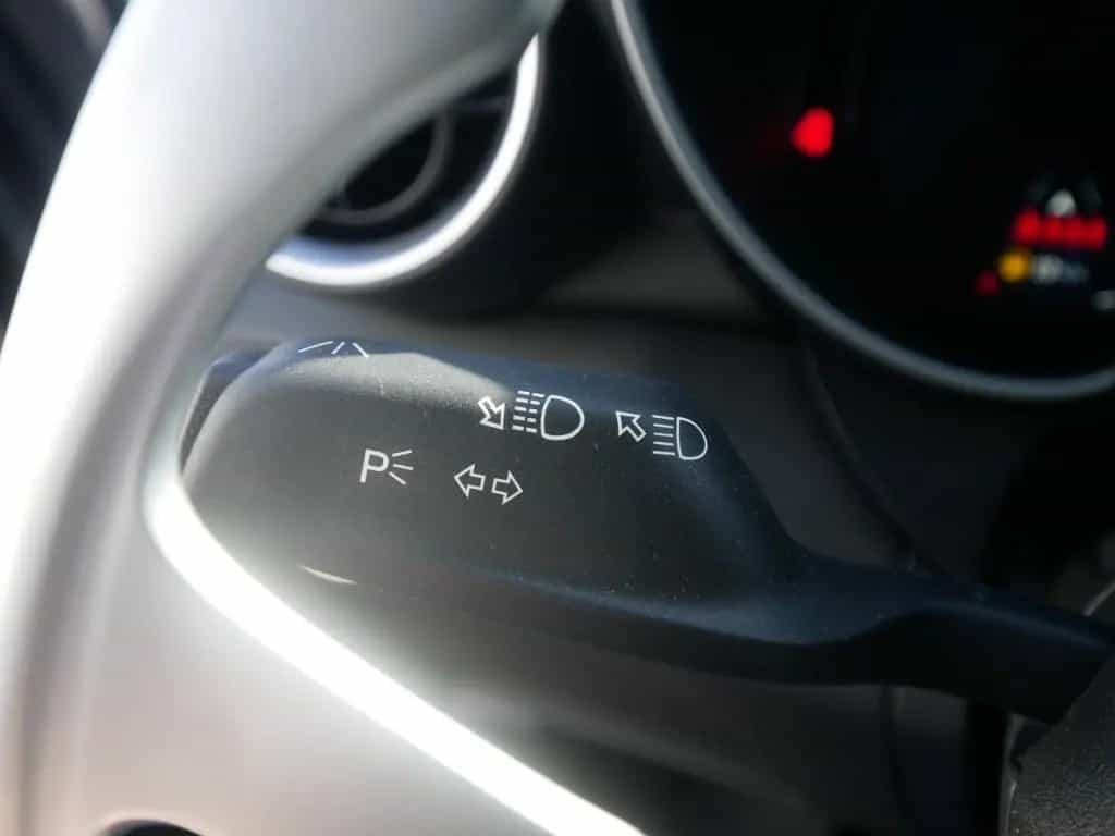 Alfa Romeo Giulia VELOCE 2.0 TURBO 16V 280 PS AT TECHNOLOGI 01/2025-photo-23