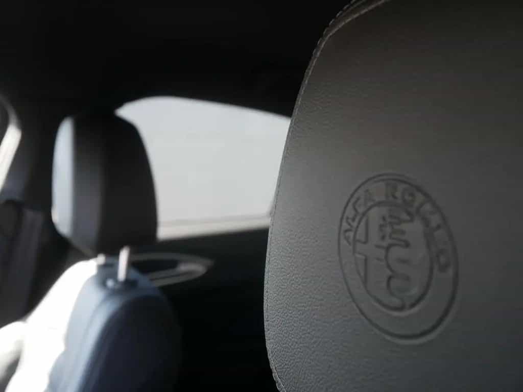 Alfa Romeo Giulia VELOCE 2.0 TURBO 16V 280 PS AT TECHNOLOGI 01/2025-photo-8