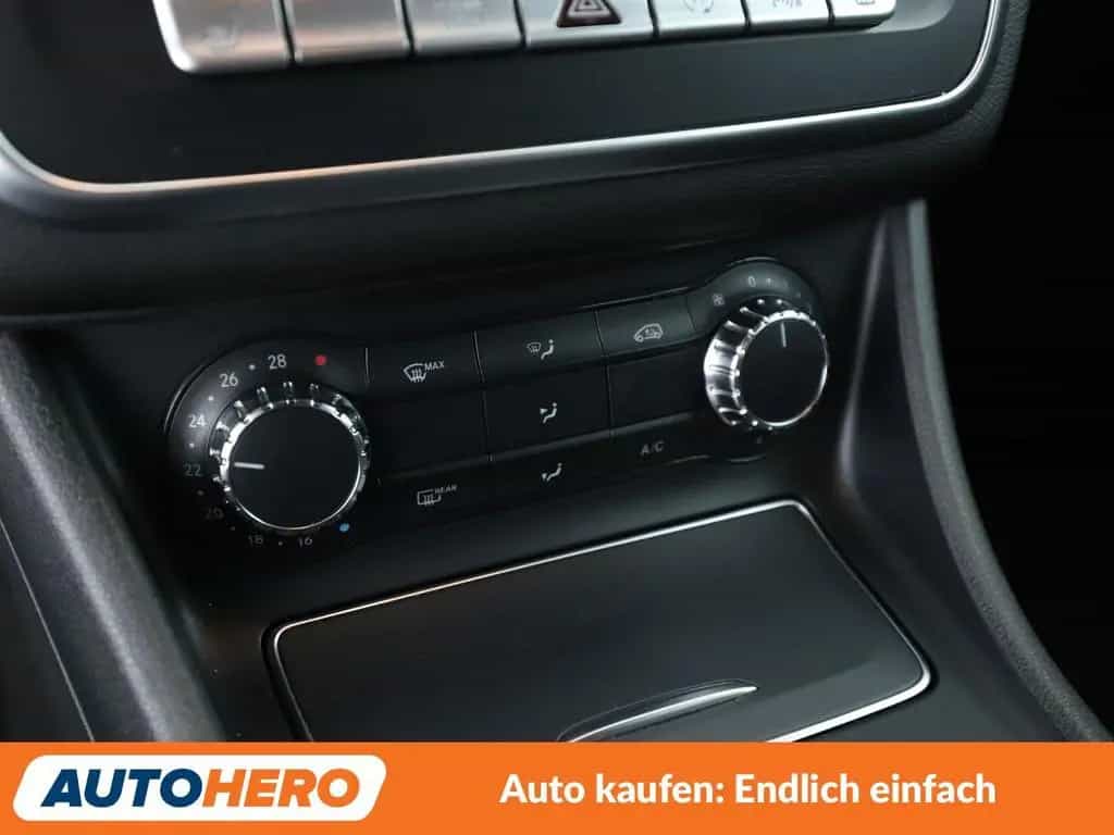 Mercedes-Benz A-Class 180 BlueEfficiency AMG Sport Aut.*NAVI*LED*PDC 01/2018-photo-22