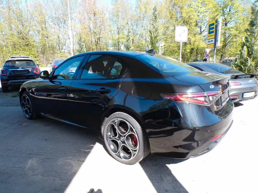 Alfa Romeo Giulia Veloce Q4 Premium-Paket/Matrix-LED 09/2023-photo-10