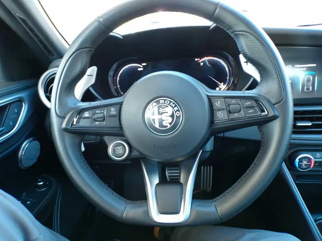 Alfa Romeo Giulia Veloce Q4 Premium-Paket/Matrix-LED 09/2023-photo-16