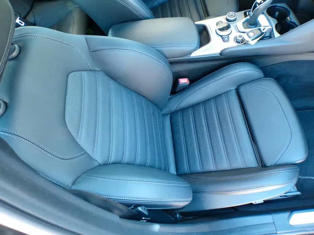 Alfa Romeo Giulia Veloce Q4 Premium-Paket/Matrix-LED 09/2023-photo-4