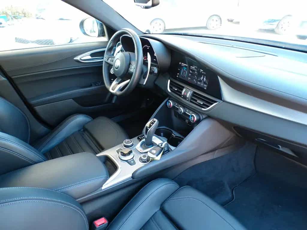 Alfa Romeo Giulia Veloce Q4 Premium-Paket/Matrix-LED 09/2023-photo-5