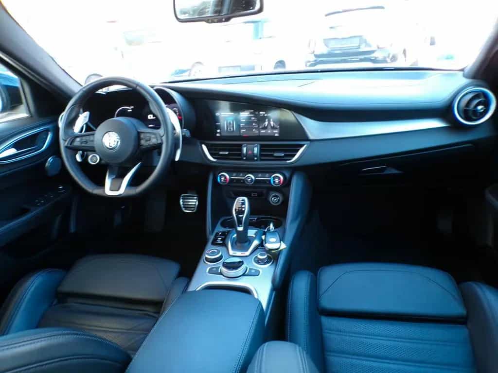 Alfa Romeo Giulia Veloce Q4 Premium-Paket/Matrix-LED 09/2023-photo-8