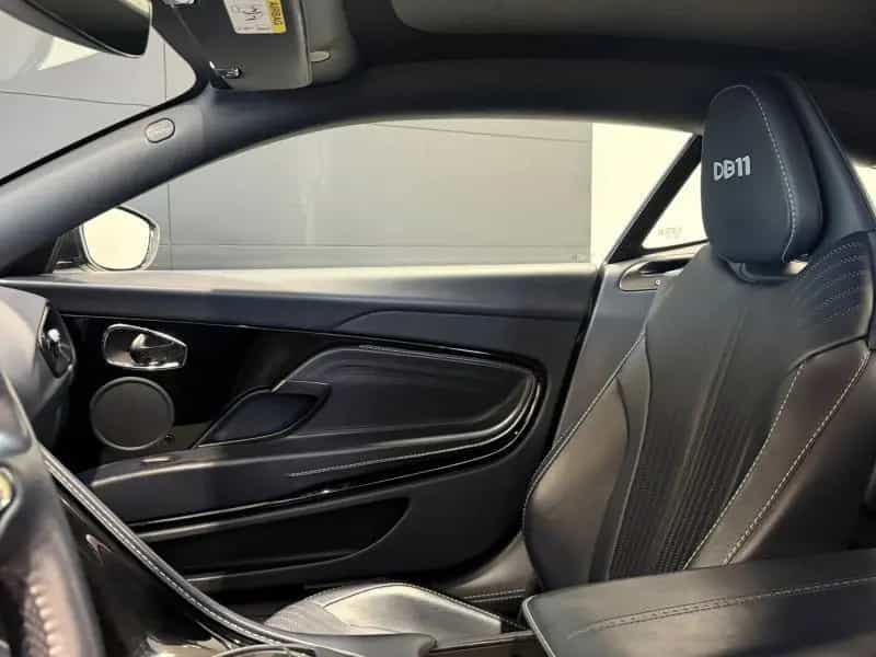 Aston Martin DB11 V12 Coupe 07/2017-photo-13