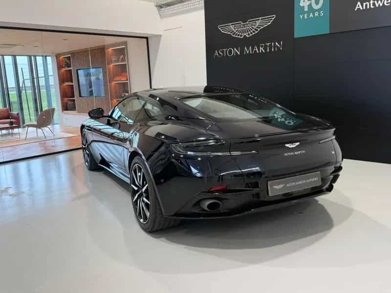 Aston Martin DB11 V12 Coupe 07/2017-photo-15