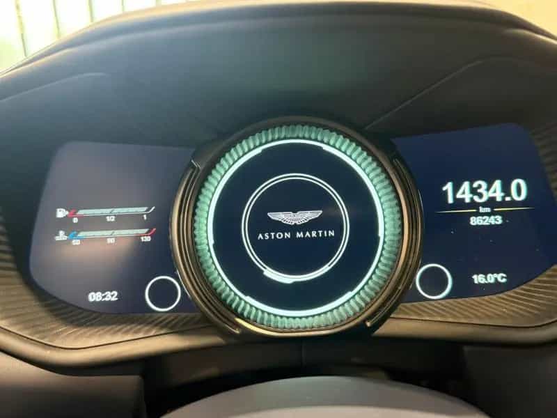 Aston Martin DB11 V12 Coupe 07/2017-photo-17