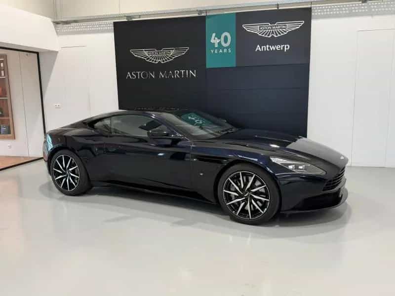 Aston Martin DB11 V12 Coupe 07/2017-photo-23