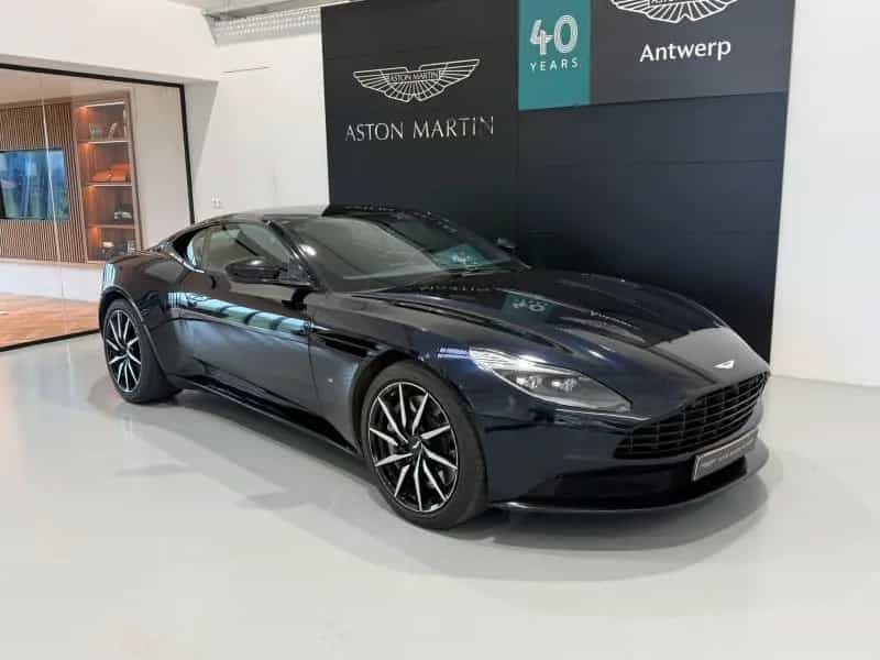 Aston Martin DB11 V12 Coupe 07/2017-photo-24