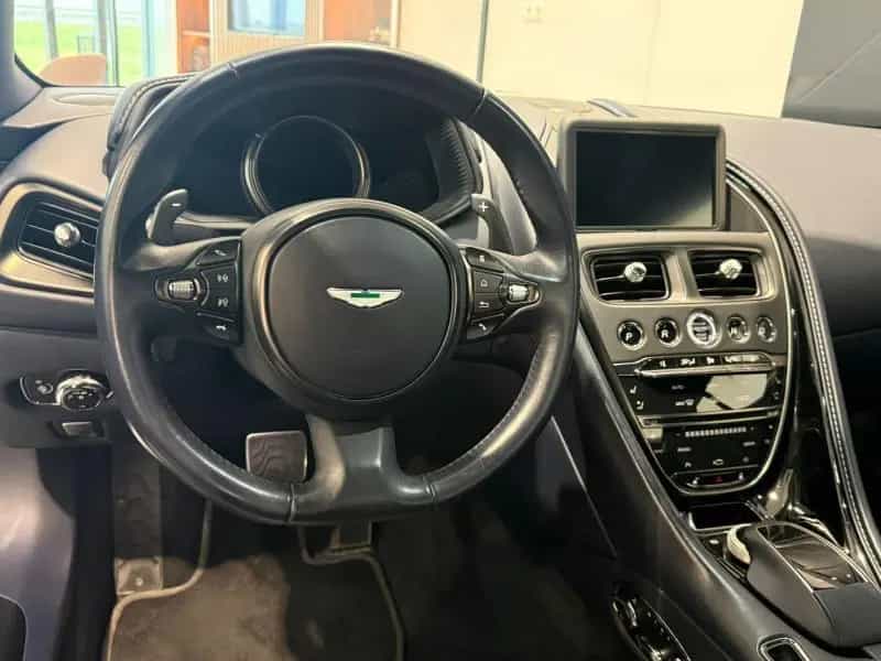 Aston Martin DB11 V12 Coupe 07/2017-photo-6