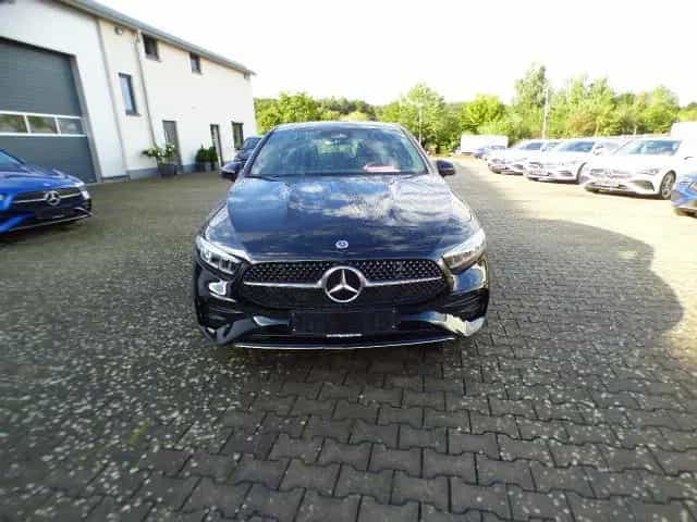 Mercedes-Benz A-Class 200 AMG Line Premium Standheizung AHK Burmeste 05/2024-photo-10
