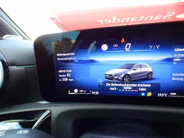 Mercedes-Benz A-Class 200 AMG Line Premium Standheizung AHK Burmeste 05/2024-photo-37