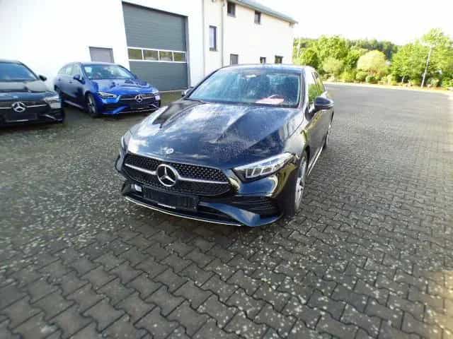 Mercedes-Benz A-Class 200 AMG Line Premium Standheizung AHK Burmeste 05/2024-photo-9