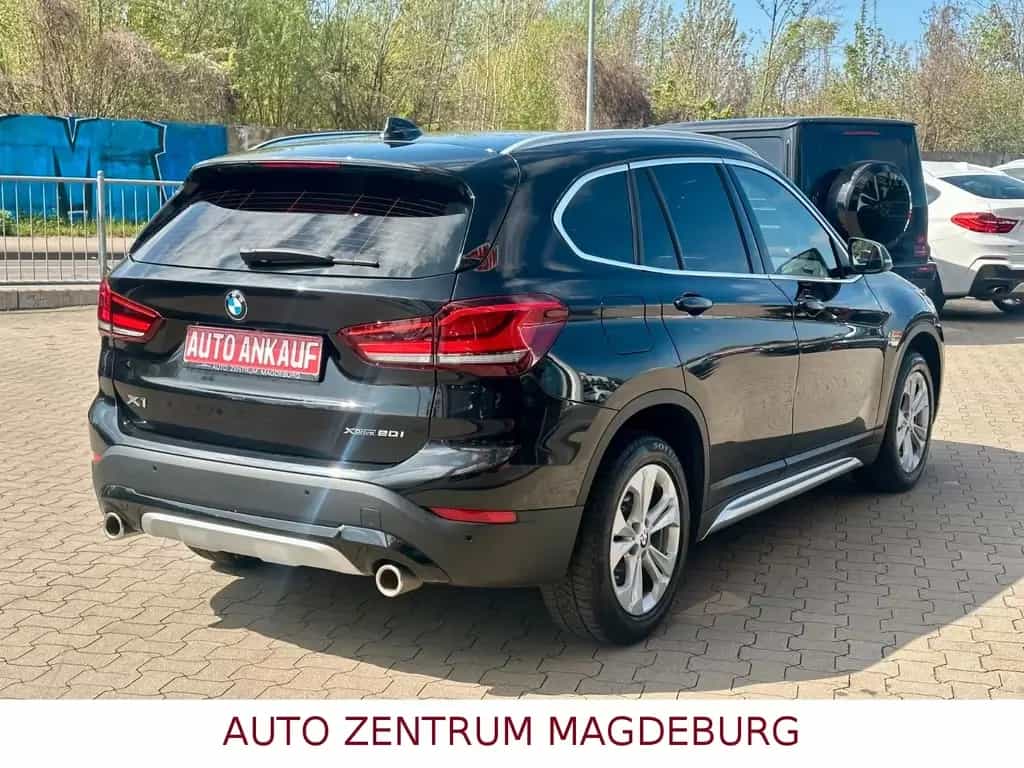 BMW X1 xDrive20iA *NAVI*LED*ALLRAD*AUTOMATIK*1.HAND 12/2020-photo-4