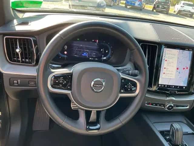 Volvo XC60 B5 R Design AWD AHK ACC HUD 360° 02/2022-photo-13