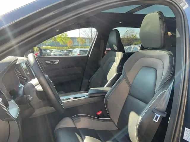 Volvo XC60 B5 R Design AWD AHK ACC HUD 360° 02/2022-photo-15