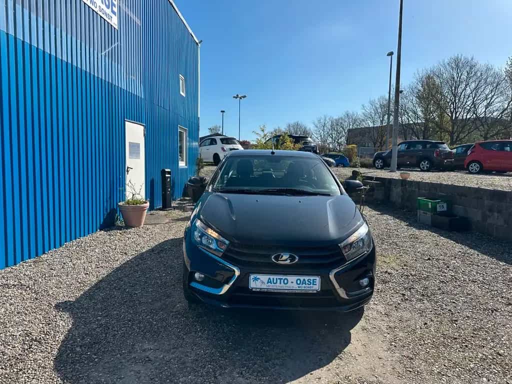 Lada Vesta **Automatik**SHZ**Klima**PDC**Allwetter** 07/2018-photo-1