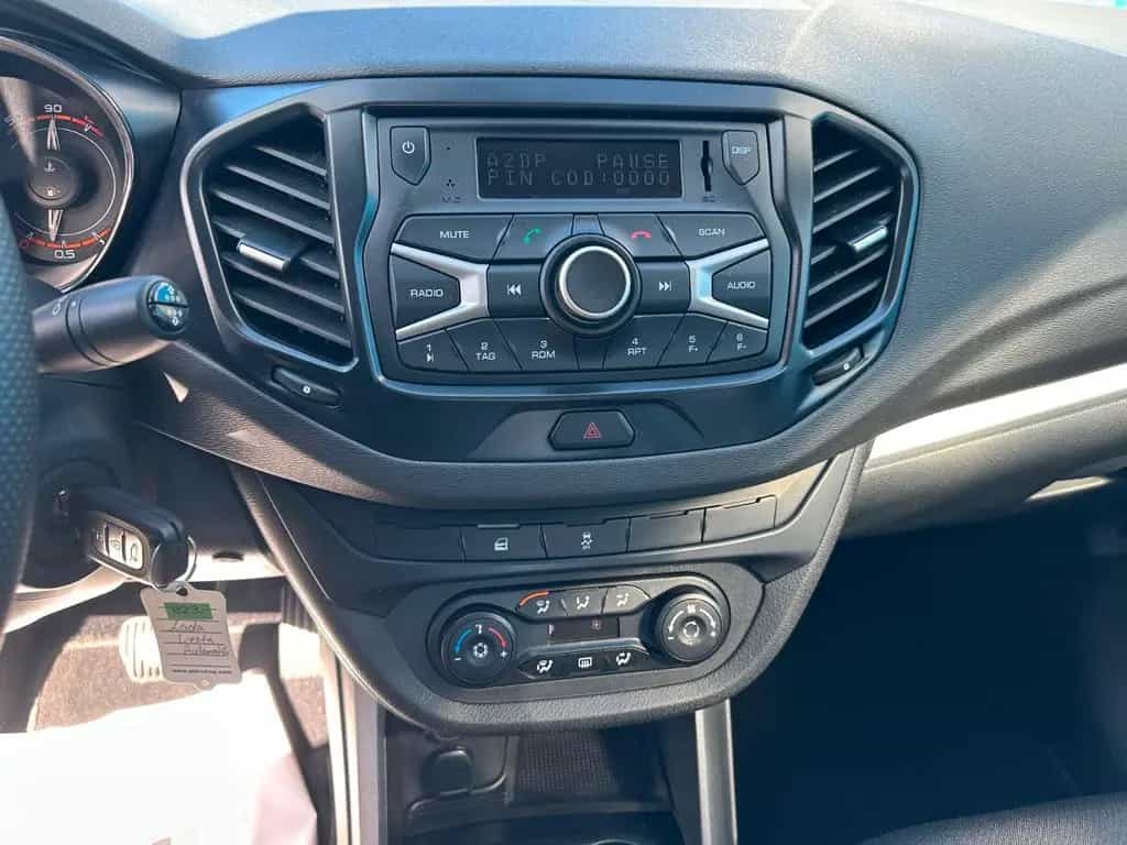 Lada Vesta **Automatik**SHZ**Klima**PDC**Allwetter** 07/2018-photo-12