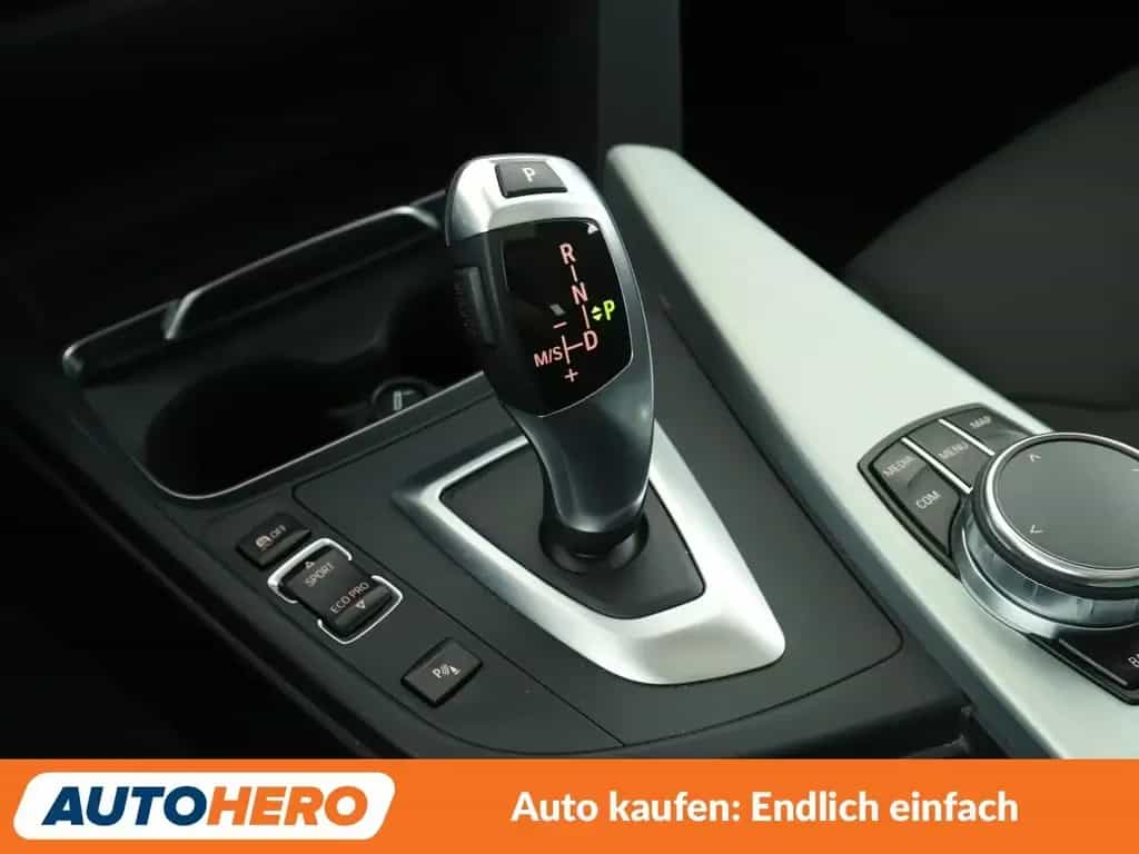 BMW 3 Series 320d xDrive Advantage Aut.*NAVI*LED*TEMPO* 05/2017-photo-23