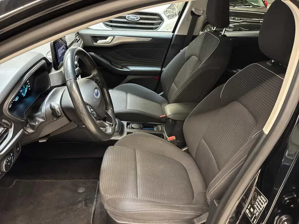 Ford Focus 1.0 EcoBoost Turnier Titanium 04/2019-photo-10