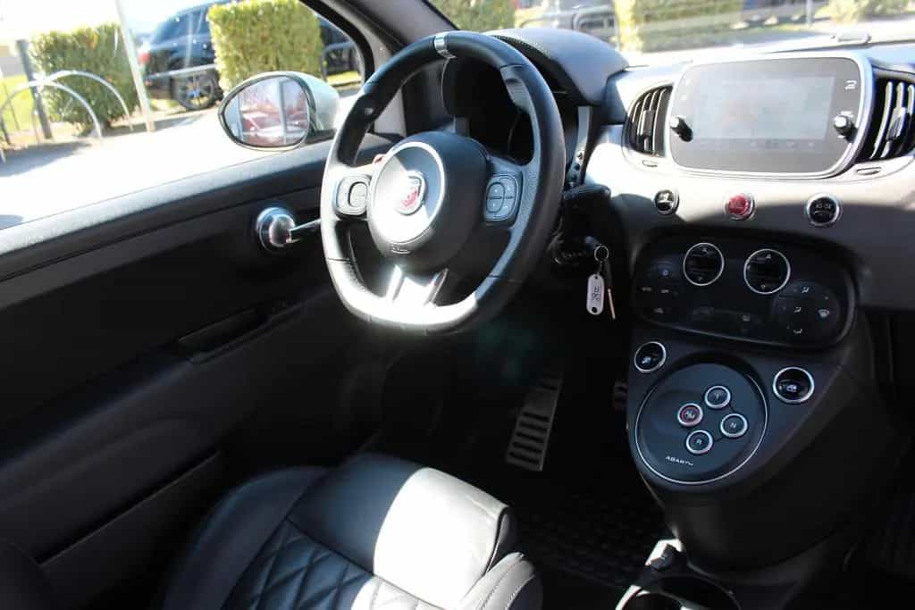 Abarth 595 Turismo 1.4 T-Jet Leder Pano Navi Digital 12/2021-photo-9