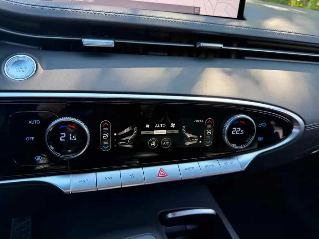 Genesis GV70 2.5T 8AT AWD Sport Technik Lexicon SD 21 Zo 07/2024-photo-11